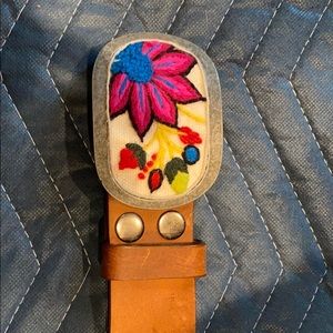 Pistil embroidered belt